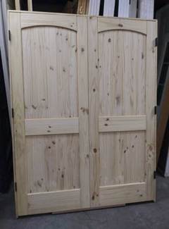 Product photo of Solid Knotty Pine Interior Doors e